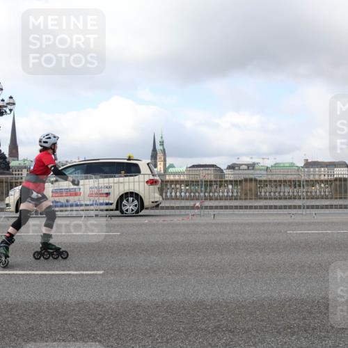 29.06.2025 - hella hamburg halbmarathon Lena Gebhardt http://msf.ph/oto/8435095 29.06.2025 09:01:37 Lombardsbrücke  meine-sportfotos.de