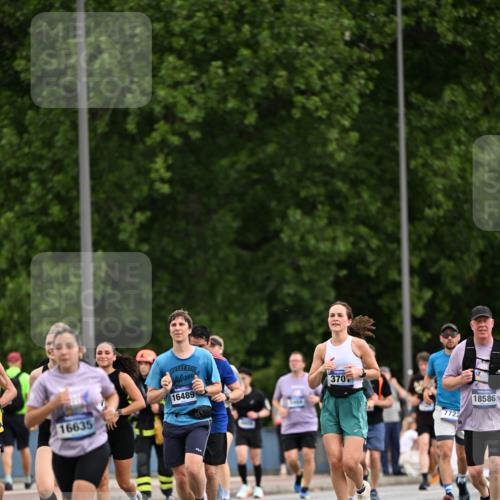 29.06.2025 - hella hamburg halbmarathon Dr. Thomas Lammeyer http://msf.ph/oto/8435103 29.06.2025 10:54:27 Kennedybrücke 1525, 2160, 2927, 3070, 3680, 3701, 3710, 4168, 4589, 5552, 5997, 6680, 6694, 6989, 7721, 7722, 7755, 8254, 8299, 9261, 9940, 10060, 10704, 11030, 11426 meine-sportfotos.de