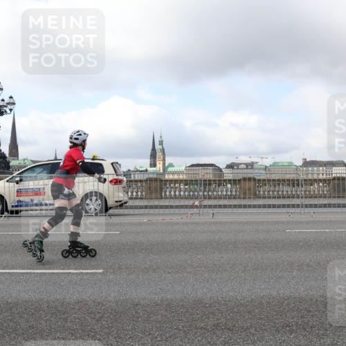 29.06.2025 - hella hamburg halbmarathon Lena Gebhardt http://msf.ph/oto/8435117 29.06.2025 09:01:37 Lombardsbrücke  meine-sportfotos.de