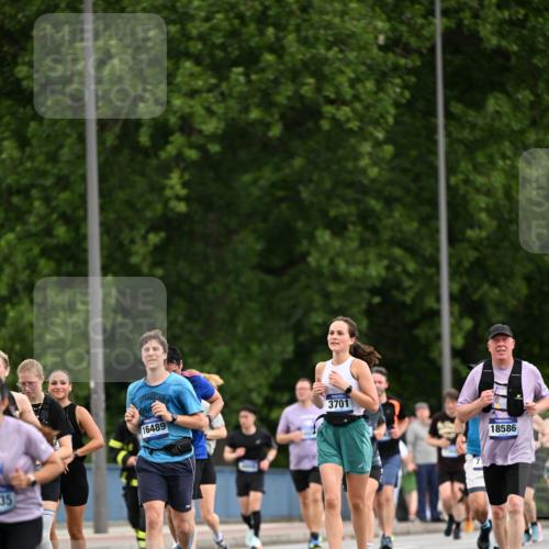 29.06.2025 - hella hamburg halbmarathon Dr. Thomas Lammeyer http://msf.ph/oto/8435120 29.06.2025 10:54:27 Kennedybrücke 1525, 2160, 2927, 3070, 3680, 3701, 3710, 4168, 4589, 5552, 5997, 6680, 6694, 6989, 7721, 7722, 7755, 8254, 8299, 9261, 9940, 10060, 10704, 11030, 11426 meine-sportfotos.de