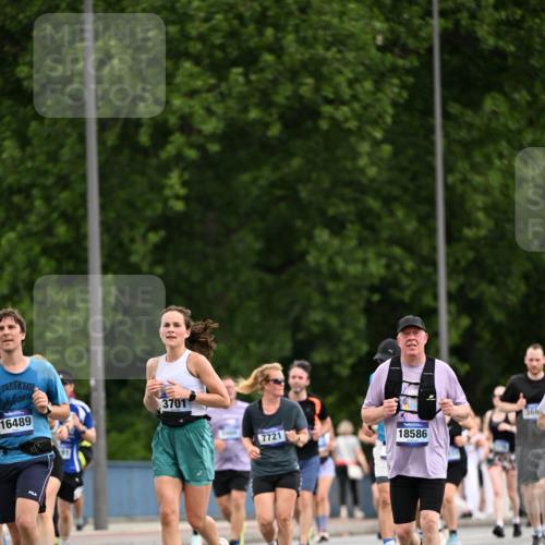 29.06.2025 - hella hamburg halbmarathon Dr. Thomas Lammeyer http://msf.ph/oto/8435168 29.06.2025 10:54:29 Kennedybrücke 1259, 1525, 2160, 2927, 3070, 3680, 3701, 3710, 4168, 5119, 5552, 5997, 6680, 6694, 6989, 7721, 7722, 7755, 8254, 8299, 9261, 9940, 10033, 10060, 10704, 11426 meine-sportfotos.de