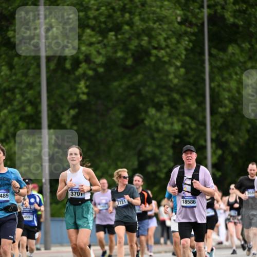 29.06.2025 - hella hamburg halbmarathon Dr. Thomas Lammeyer http://msf.ph/oto/8435172 29.06.2025 10:54:29 Kennedybrücke 1259, 1525, 2160, 2927, 3070, 3680, 3701, 3710, 4168, 5119, 5552, 5997, 6680, 6694, 6989, 7721, 7722, 7755, 8254, 8299, 9261, 9940, 10033, 10060, 10704, 11426 meine-sportfotos.de