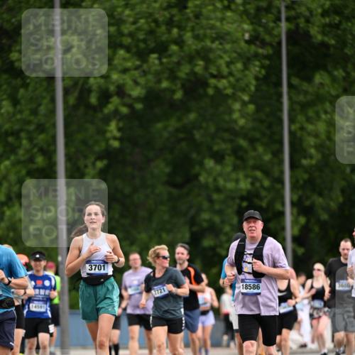 29.06.2025 - hella hamburg halbmarathon Dr. Thomas Lammeyer http://msf.ph/oto/8435177 29.06.2025 10:54:29 Kennedybrücke 1259, 1525, 2160, 2927, 3070, 3680, 3701, 3710, 4168, 5119, 5552, 5997, 6680, 6694, 6989, 7721, 7722, 7755, 8254, 8299, 9261, 9940, 10033, 10060, 10704, 11426 meine-sportfotos.de