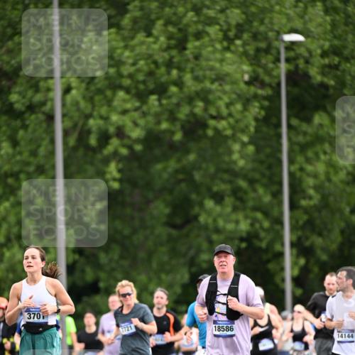 29.06.2025 - hella hamburg halbmarathon Dr. Thomas Lammeyer http://msf.ph/oto/8435192 29.06.2025 10:54:30 Kennedybrücke 1259, 1525, 2160, 2927, 3070, 3680, 3701, 3710, 4168, 5119, 5552, 5997, 6680, 6694, 6989, 7721, 7722, 7755, 8254, 8299, 9261, 9940, 10033, 10060, 10704, 11426 meine-sportfotos.de