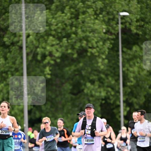 29.06.2025 - hella hamburg halbmarathon Dr. Thomas Lammeyer http://msf.ph/oto/8435201 29.06.2025 10:54:30 Kennedybrücke 1259, 1525, 2160, 2927, 3070, 3680, 3701, 3710, 4168, 5119, 5552, 5997, 6680, 6694, 6989, 7721, 7722, 7755, 8254, 8299, 9261, 9940, 10033, 10060, 10704, 11426 meine-sportfotos.de