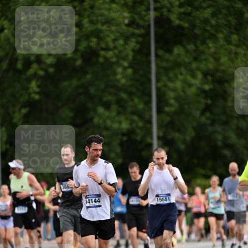 29.06.2025 - hella hamburg halbmarathon Dr. Thomas Lammeyer http://msf.ph/oto/8435247 29.06.2025 10:54:33 Kennedybrücke 1259, 1525, 1625, 2160, 2927, 3070, 3680, 3701, 3710, 4168, 4870, 5119, 5552, 6015, 6680, 6989, 7721, 7722, 7755, 8254, 8299, 9261, 9940, 10033, 10060, 11426 meine-sportfotos.de