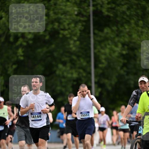 29.06.2025 - hella hamburg halbmarathon Dr. Thomas Lammeyer http://msf.ph/oto/8435271 29.06.2025 10:54:34 Kennedybrücke 1259, 1525, 1625, 2160, 3680, 3701, 3710, 4168, 4870, 5119, 5552, 6015, 6989, 7721, 7722, 7755, 8254, 8299, 9261, 9940, 10033, 10060, 11426 meine-sportfotos.de