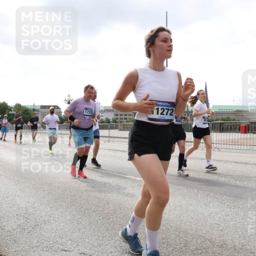 29.06.2025 - hella hamburg halbmarathon Lena Gebhardt http://msf.ph/oto/8435273 29.06.2025 10:44:56 Lombardsbrücke 13629, 14971, 1273, 16494, 17372, 1272, 9084, 1024, 1273, 1629, 1685, 1924, 2007, 2674, 2779, 3506, 3570, 4186, 4215, 4275, 4337, 4968, 5190, 5355, 5649, 6002, 6509, 6841, 6888, 7216, 7699, 7912, 8582, 8594, 8762, 8907, 9036, 9084, 9085, 9331, 9333, 9397, 9536, 10006, 10416, 10562, 10566, 10668, 10707, 11272, 12198, 12318, 12332, 12334, 12394, 12409, 13039, 13261, 13262, 13288, 14350, 14681, 14971, 18454, 18459 meine-sportfotos.de