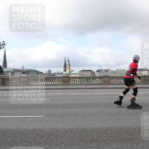 29.06.2025 - hella hamburg halbmarathon Lena Gebhardt http://msf.ph/oto/8435284 29.06.2025 09:01:38 Lombardsbrücke  meine-sportfotos.de
