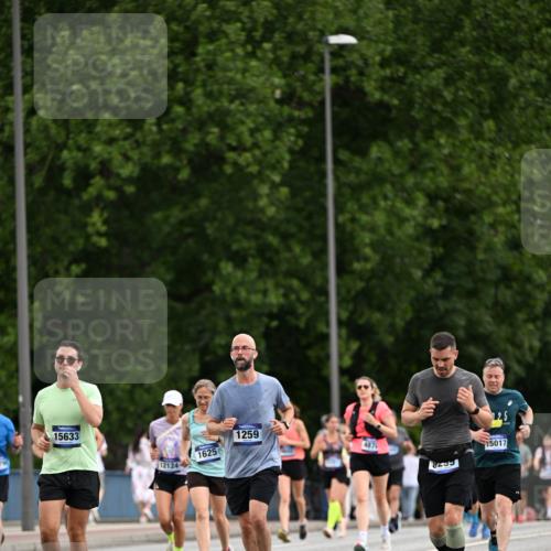 29.06.2025 - hella hamburg halbmarathon Dr. Thomas Lammeyer http://msf.ph/oto/8435321 29.06.2025 10:54:38 Kennedybrücke 1259, 1625, 2160, 3680, 3701, 3710, 4168, 4642, 4870, 5119, 5552, 6015, 7721, 7722, 7755, 8299, 9940, 10033, 10060, 11426 meine-sportfotos.de