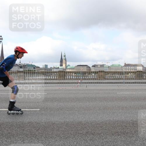 29.06.2025 - hella hamburg halbmarathon Lena Gebhardt http://msf.ph/oto/8435336 29.06.2025 09:01:41 Lombardsbrücke 248 meine-sportfotos.de