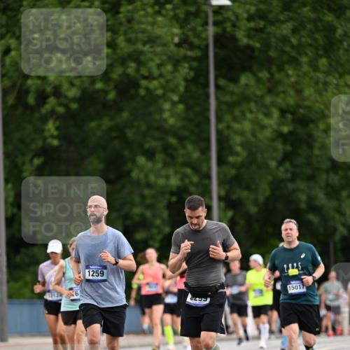 29.06.2025 - hella hamburg halbmarathon Dr. Thomas Lammeyer http://msf.ph/oto/8435355 29.06.2025 10:54:40 Kennedybrücke 1259, 1487, 1511, 1625, 2047, 2160, 3680, 3701, 3710, 4168, 4642, 4870, 5119, 5552, 6015, 7721, 7722, 7755, 8299, 9940, 10033, 11426 meine-sportfotos.de