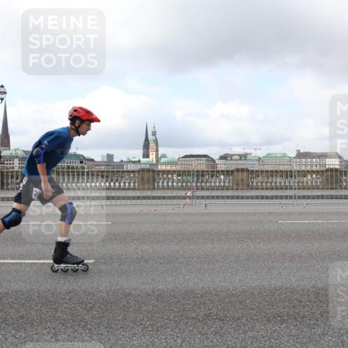 29.06.2025 - hella hamburg halbmarathon Lena Gebhardt http://msf.ph/oto/8435356 29.06.2025 09:01:41 Lombardsbrücke  meine-sportfotos.de