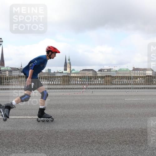 29.06.2025 - hella hamburg halbmarathon Lena Gebhardt http://msf.ph/oto/8435374 29.06.2025 09:01:41 Lombardsbrücke  meine-sportfotos.de