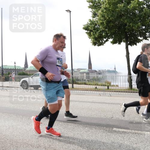 29.06.2025 - hella hamburg halbmarathon Lena Gebhardt http://msf.ph/oto/8435399 29.06.2025 10:44:58 Lombardsbrücke 1737, 1024, 1273, 1629, 1685, 1924, 2007, 2674, 2779, 3160, 3164, 3506, 3570, 4186, 4215, 4275, 4337, 4851, 4968, 5190, 5355, 6509, 6841, 6888, 7216, 7699, 7912, 8582, 8594, 8762, 8907, 9036, 9084, 9085, 9331, 9333, 9397, 9536, 10006, 10416, 10562, 10566, 10668, 10707, 11272, 12198, 12318, 12332, 12334, 12394, 13039, 13261, 13262, 13288, 14350, 14681, 14971, 18454, 18459 meine-sportfotos.de
