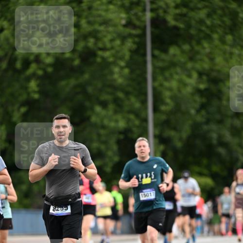 29.06.2025 - hella hamburg halbmarathon Dr. Thomas Lammeyer http://msf.ph/oto/8435407 29.06.2025 10:54:41 Kennedybrücke 1259, 1487, 1511, 1625, 2047, 2160, 3680, 3701, 3710, 4168, 4642, 4870, 5119, 5552, 6015, 7721, 7722, 7755, 8299, 9940, 10033, 11426 meine-sportfotos.de