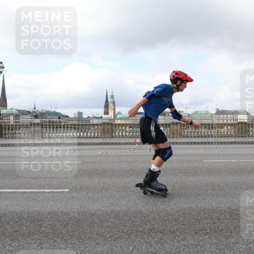 29.06.2025 - hella hamburg halbmarathon Lena Gebhardt http://msf.ph/oto/8435428 29.06.2025 09:01:41 Lombardsbrücke  meine-sportfotos.de