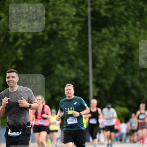 29.06.2025 - hella hamburg halbmarathon Dr. Thomas Lammeyer http://msf.ph/oto/8435429 29.06.2025 10:54:42 Kennedybrücke 1259, 1487, 1511, 1625, 2047, 2160, 3680, 3701, 3710, 4168, 4642, 4870, 5119, 5552, 6015, 7721, 7722, 8299, 9940, 10033, 11426 meine-sportfotos.de