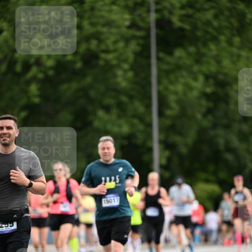 29.06.2025 - hella hamburg halbmarathon Dr. Thomas Lammeyer http://msf.ph/oto/8435436 29.06.2025 10:54:42 Kennedybrücke 1259, 1487, 1511, 1625, 2047, 2160, 3680, 3701, 3710, 4168, 4642, 4870, 5119, 5552, 6015, 7721, 7722, 8299, 9940, 10033, 11426 meine-sportfotos.de