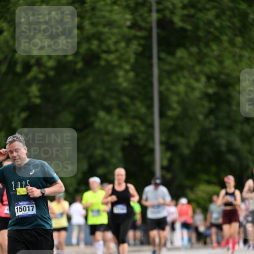 29.06.2025 - hella hamburg halbmarathon Dr. Thomas Lammeyer http://msf.ph/oto/8435483 29.06.2025 10:54:43 Kennedybrücke 1259, 1487, 1511, 1625, 2047, 2160, 3680, 3701, 3710, 4168, 4642, 4870, 5119, 5552, 6015, 7721, 7722, 8299, 9096, 9940, 10033, 11426 meine-sportfotos.de