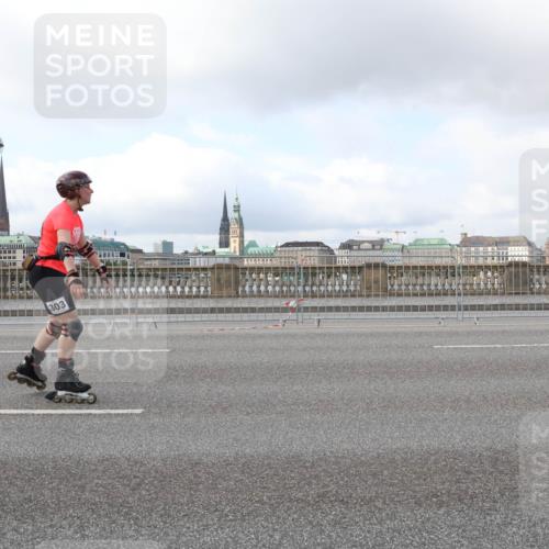 29.06.2025 - hella hamburg halbmarathon Lena Gebhardt http://msf.ph/oto/8435490 29.06.2025 09:01:42 Lombardsbrücke 303 meine-sportfotos.de