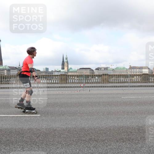 29.06.2025 - hella hamburg halbmarathon Lena Gebhardt http://msf.ph/oto/8435512 29.06.2025 09:01:42 Lombardsbrücke 303 meine-sportfotos.de