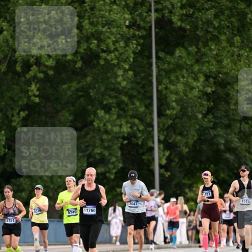 29.06.2025 - hella hamburg halbmarathon Dr. Thomas Lammeyer http://msf.ph/oto/8435515 29.06.2025 10:54:44 Kennedybrücke 1259, 1487, 1511, 1625, 2047, 2160, 3680, 3701, 3710, 4168, 4642, 4870, 5119, 5552, 6015, 7721, 7722, 8299, 9096, 9940, 10033, 11426 meine-sportfotos.de