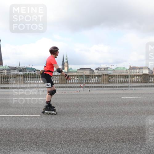 29.06.2025 - hella hamburg halbmarathon Lena Gebhardt http://msf.ph/oto/8435543 29.06.2025 09:01:43 Lombardsbrücke 303 meine-sportfotos.de