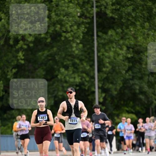 29.06.2025 - hella hamburg halbmarathon Dr. Thomas Lammeyer http://msf.ph/oto/8435548 29.06.2025 10:54:50 Kennedybrücke 1259, 1478, 1487, 1511, 1625, 2047, 3680, 4642, 4695, 4870, 5119, 5552, 6015, 7133, 7161, 7677, 7721, 7722, 8299, 8833, 9096, 10033 meine-sportfotos.de