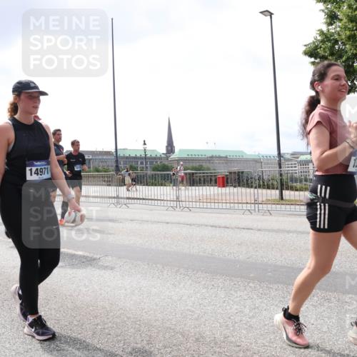 29.06.2025 - hella hamburg halbmarathon Lena Gebhardt http://msf.ph/oto/8435599 29.06.2025 10:45:00 Lombardsbrücke 12394, 14971, 1024, 1273, 1629, 1685, 1798, 1924, 2007, 2674, 2779, 3160, 3164, 3570, 3993, 4186, 4215, 4275, 4337, 4851, 4968, 5099, 5190, 5355, 6509, 6788, 6841, 6888, 6980, 7699, 7912, 8582, 8594, 8605, 8762, 8907, 9036, 9084, 9085, 9331, 9333, 9397, 9536, 10006, 10562, 10566, 10668, 10707, 11272, 11314, 12198, 12318, 12332, 12334, 12394, 13039, 13261, 13288, 14350, 14681, 14971, 18454, 18459 meine-sportfotos.de