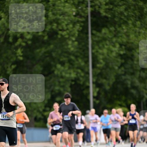 29.06.2025 - hella hamburg halbmarathon Dr. Thomas Lammeyer http://msf.ph/oto/8435611 29.06.2025 10:54:52 Kennedybrücke 1259, 1478, 1487, 1511, 1625, 2047, 4642, 4695, 4870, 5119, 5552, 6015, 7133, 7161, 7677, 8299, 8833, 9096, 10033, 10437 meine-sportfotos.de