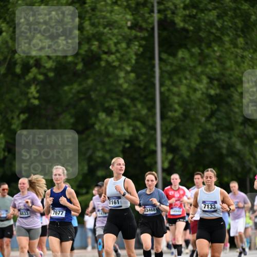 29.06.2025 - hella hamburg halbmarathon Dr. Thomas Lammeyer http://msf.ph/oto/8435624 29.06.2025 10:54:58 Kennedybrücke 1259, 1478, 1487, 1511, 1625, 2047, 3647, 4642, 4695, 4870, 5119, 6015, 6178, 7133, 7161, 7677, 8833, 8986, 9096, 10033, 10437 meine-sportfotos.de