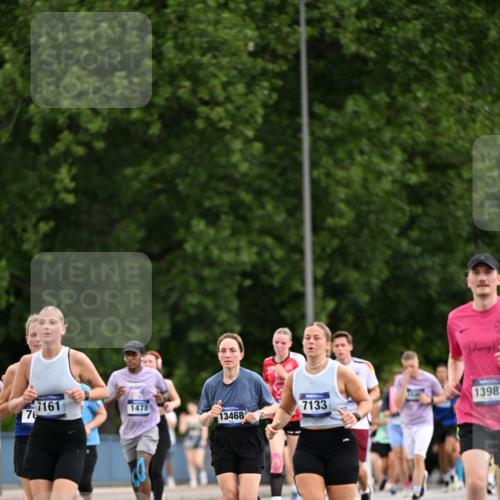 29.06.2025 - hella hamburg halbmarathon Dr. Thomas Lammeyer http://msf.ph/oto/8435652 29.06.2025 10:54:59 Kennedybrücke 1478, 1487, 1511, 1625, 2047, 3647, 4642, 4695, 4870, 6015, 6178, 7133, 7161, 7677, 8833, 8986, 9096, 10437 meine-sportfotos.de