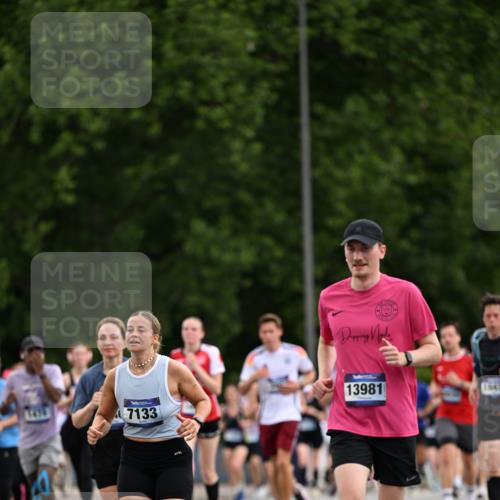 29.06.2025 - hella hamburg halbmarathon Dr. Thomas Lammeyer http://msf.ph/oto/8435694 29.06.2025 10:55:01 Kennedybrücke 1478, 1487, 1511, 1625, 2047, 3647, 4642, 4695, 4870, 6015, 6178, 7133, 7161, 7677, 8833, 8986, 9096, 10437 meine-sportfotos.de