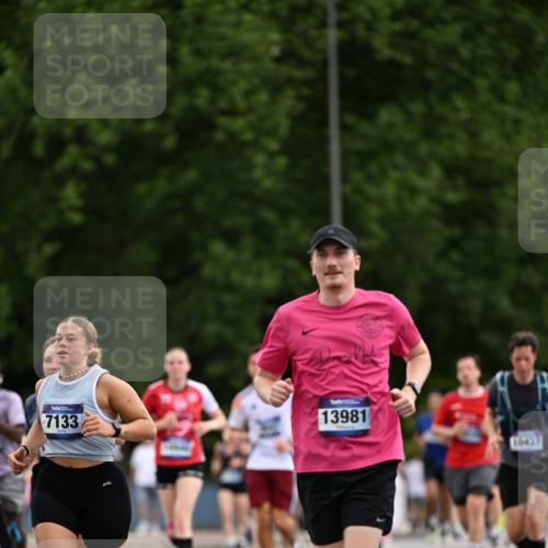 29.06.2025 - hella hamburg halbmarathon Dr. Thomas Lammeyer http://msf.ph/oto/8435712 29.06.2025 10:55:01 Kennedybrücke 1478, 1487, 1511, 1625, 2047, 3647, 4642, 4695, 4870, 6015, 6178, 7133, 7161, 7677, 8833, 8986, 9096, 10437 meine-sportfotos.de