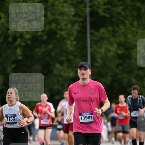 29.06.2025 - hella hamburg halbmarathon Dr. Thomas Lammeyer http://msf.ph/oto/8435715 29.06.2025 10:55:01 Kennedybrücke 1478, 1487, 1511, 1625, 2047, 3647, 4642, 4695, 4870, 6015, 6178, 7133, 7161, 7677, 8833, 8986, 9096, 10437 meine-sportfotos.de