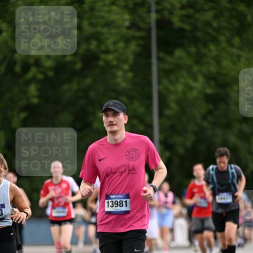 29.06.2025 - hella hamburg halbmarathon Dr. Thomas Lammeyer http://msf.ph/oto/8435729 29.06.2025 10:55:02 Kennedybrücke 1478, 1487, 1511, 1625, 2047, 3647, 4642, 4695, 4848, 4870, 6015, 6178, 7133, 7161, 7677, 8833, 8986, 9096, 9605, 10437 meine-sportfotos.de