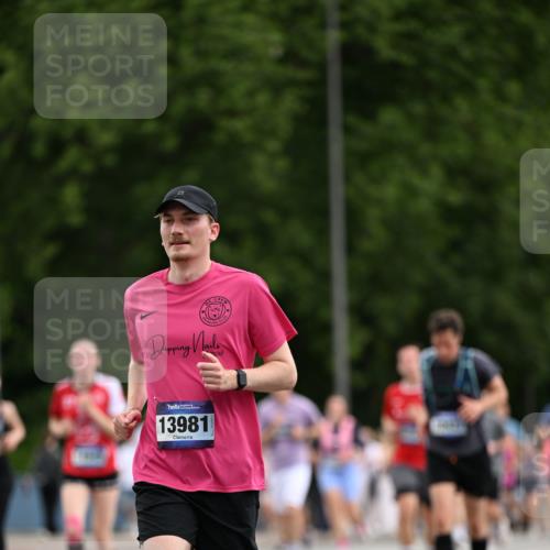 29.06.2025 - hella hamburg halbmarathon Dr. Thomas Lammeyer http://msf.ph/oto/8435747 29.06.2025 10:55:02 Kennedybrücke 1478, 1487, 1511, 1625, 2047, 3647, 4642, 4695, 4848, 4870, 6015, 6178, 7133, 7161, 7677, 8833, 8986, 9096, 9605, 10437 meine-sportfotos.de