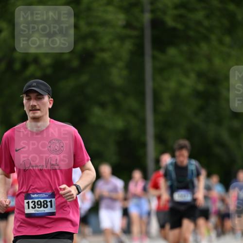 29.06.2025 - hella hamburg halbmarathon Dr. Thomas Lammeyer http://msf.ph/oto/8435760 29.06.2025 10:55:03 Kennedybrücke 1478, 1487, 1511, 2047, 3647, 4642, 4695, 4848, 4870, 6178, 7133, 7141, 7161, 7677, 8833, 8986, 9096, 9605, 10437 meine-sportfotos.de