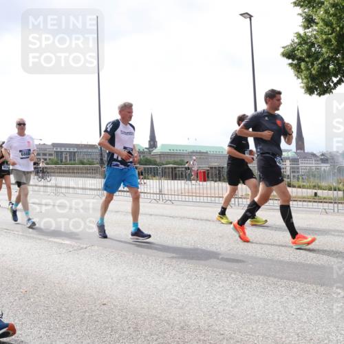 29.06.2025 - hella hamburg halbmarathon Lena Gebhardt http://msf.ph/oto/8435798 29.06.2025 10:45:02 Lombardsbrücke 13629, 6888, 1024, 1273, 1629, 1685, 1798, 1924, 2007, 2674, 2779, 3160, 3164, 3570, 3879, 3993, 4099, 4102, 4186, 4215, 4275, 4337, 4504, 4820, 4851, 4968, 5099, 5108, 5190, 5355, 5636, 6509, 6788, 6841, 6888, 6980, 7699, 7912, 8582, 8594, 8605, 8762, 8907, 9036, 9084, 9085, 9331, 9333, 9397, 9536, 10562, 10566, 10668, 10707, 11272, 11314, 12198, 12318, 12332, 12334, 12394, 13039, 13261, 14350, 14681, 18454, 18459 meine-sportfotos.de