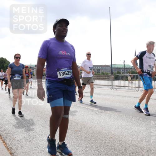 29.06.2025 - hella hamburg halbmarathon Lena Gebhardt http://msf.ph/oto/8435819 29.06.2025 10:45:03 Lombardsbrücke 17272, 13039, 10416, 15809, 13629, 688, 12394, 1024, 1273, 1629, 1685, 1798, 1924, 2007, 2674, 2779, 3160, 3164, 3570, 3879, 3993, 4099, 4102, 4186, 4215, 4275, 4337, 4504, 4820, 4851, 4968, 5099, 5108, 5190, 5355, 5636, 6509, 6763, 6788, 6841, 6888, 6980, 7699, 7912, 8582, 8594, 8605, 8762, 8907, 9036, 9084, 9085, 9331, 9333, 9397, 9536, 10562, 10566, 10668, 10707, 11272, 11314, 12198, 12318, 12332, 12334, 12394, 13039, 13261, 14681, 18454, 18459 meine-sportfotos.de