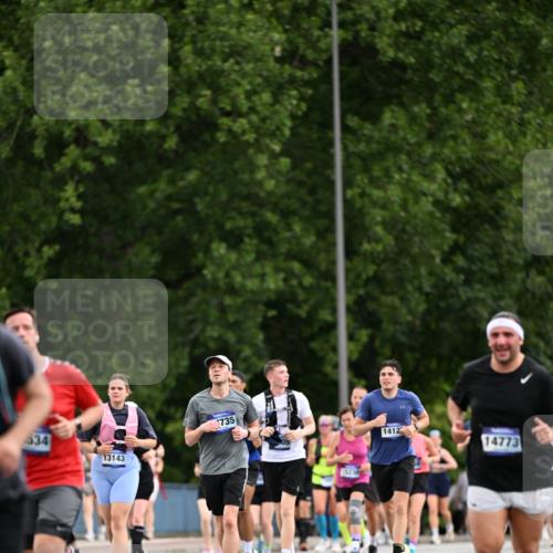 29.06.2025 - hella hamburg halbmarathon Dr. Thomas Lammeyer http://msf.ph/oto/8435872 29.06.2025 10:55:06 Kennedybrücke 1478, 1487, 1511, 2047, 3647, 4695, 4848, 5530, 6178, 7133, 7141, 7161, 7677, 8833, 8986, 9096, 9605, 10437 meine-sportfotos.de