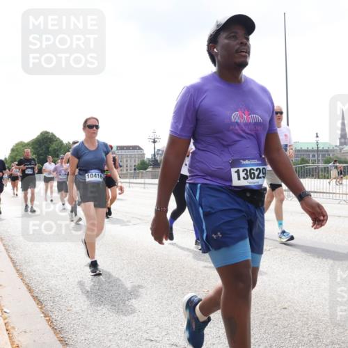 29.06.2025 - hella hamburg halbmarathon Lena Gebhardt http://msf.ph/oto/8435877 29.06.2025 10:45:03 Lombardsbrücke 727, 3570, 10416, 13629, 1024, 1273, 1629, 1685, 1798, 1924, 2007, 2674, 2779, 3160, 3164, 3570, 3879, 3993, 4099, 4102, 4186, 4215, 4275, 4337, 4504, 4820, 4851, 4968, 5099, 5108, 5190, 5355, 5636, 6509, 6763, 6788, 6841, 6888, 6980, 7699, 7912, 8582, 8594, 8605, 8762, 8907, 9036, 9084, 9085, 9331, 9333, 9397, 9536, 10562, 10566, 10668, 10707, 11272, 11314, 12198, 12318, 12332, 12334, 12394, 13039, 13261, 14681, 18454, 18459 meine-sportfotos.de