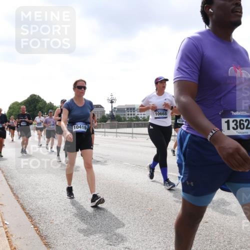 29.06.2025 - hella hamburg halbmarathon Lena Gebhardt http://msf.ph/oto/8435894 29.06.2025 10:45:03 Lombardsbrücke 17273, 13039, 3570, 10416, 10668, 9036, 13629, 1024, 1273, 1629, 1685, 1798, 1924, 2007, 2674, 2779, 3160, 3164, 3570, 3879, 3993, 4099, 4102, 4186, 4215, 4275, 4337, 4504, 4820, 4851, 4968, 5099, 5108, 5190, 5355, 5636, 6509, 6763, 6788, 6841, 6888, 6980, 7699, 7912, 8582, 8594, 8605, 8762, 8907, 9036, 9084, 9085, 9331, 9333, 9397, 9536, 10562, 10566, 10668, 10707, 11272, 11314, 12198, 12318, 12332, 12334, 12394, 13039, 13261, 14681, 18454, 18459 meine-sportfotos.de
