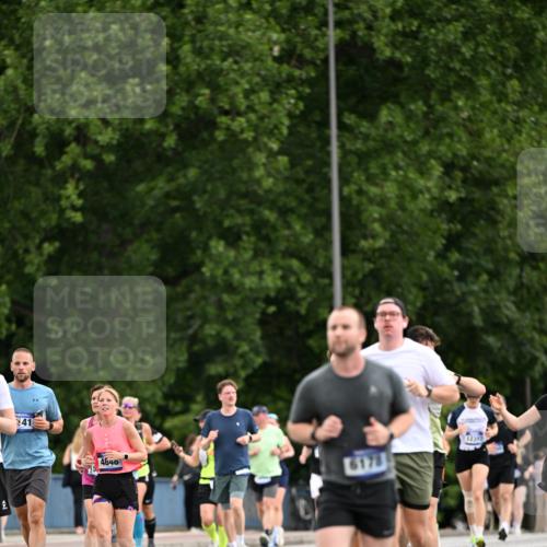 29.06.2025 - hella hamburg halbmarathon Dr. Thomas Lammeyer http://msf.ph/oto/8436027 29.06.2025 10:55:11 Kennedybrücke 1478, 2358, 2859, 3647, 4695, 4848, 5530, 6178, 7133, 7141, 7161, 7677, 8833, 8986, 9096, 9605, 10437 meine-sportfotos.de