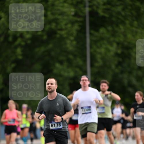 29.06.2025 - hella hamburg halbmarathon Dr. Thomas Lammeyer http://msf.ph/oto/8436059 29.06.2025 10:55:12 Kennedybrücke 1478, 2358, 2859, 3647, 4695, 4848, 5530, 6178, 7133, 7141, 7161, 7677, 8833, 8986, 9096, 9605, 10437, 11252 meine-sportfotos.de