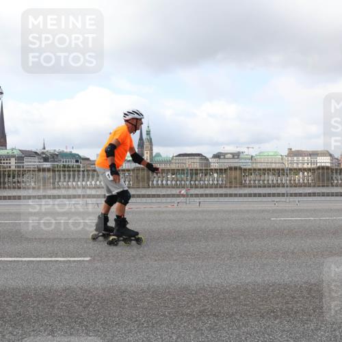 29.06.2025 - hella hamburg halbmarathon Lena Gebhardt http://msf.ph/oto/8436103 29.06.2025 09:01:48 Lombardsbrücke  meine-sportfotos.de