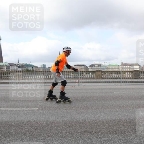 29.06.2025 - hella hamburg halbmarathon Lena Gebhardt http://msf.ph/oto/8436124 29.06.2025 09:01:48 Lombardsbrücke  meine-sportfotos.de