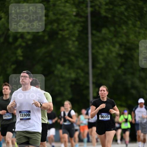 29.06.2025 - hella hamburg halbmarathon Dr. Thomas Lammeyer http://msf.ph/oto/8436151 29.06.2025 10:55:14 Kennedybrücke 1208, 1478, 2358, 2859, 3647, 4695, 4848, 5530, 6178, 7133, 7141, 7161, 7677, 8779, 8833, 8986, 9605, 10437, 11252 meine-sportfotos.de