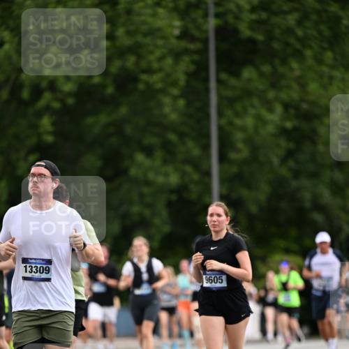 29.06.2025 - hella hamburg halbmarathon Dr. Thomas Lammeyer http://msf.ph/oto/8436169 29.06.2025 10:55:15 Kennedybrücke 1208, 1478, 2358, 2859, 3647, 4695, 4848, 5530, 6178, 7133, 7141, 7161, 7677, 8779, 8833, 8986, 9605, 10437, 11252 meine-sportfotos.de